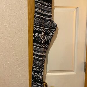 Sugarlips Black and White Patterned Leggings